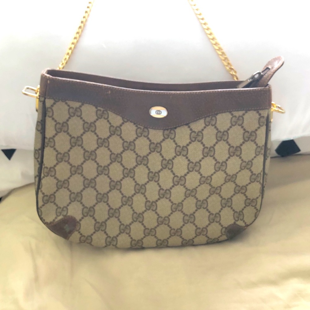 Authentic vintage Gucci chain shoulder bag